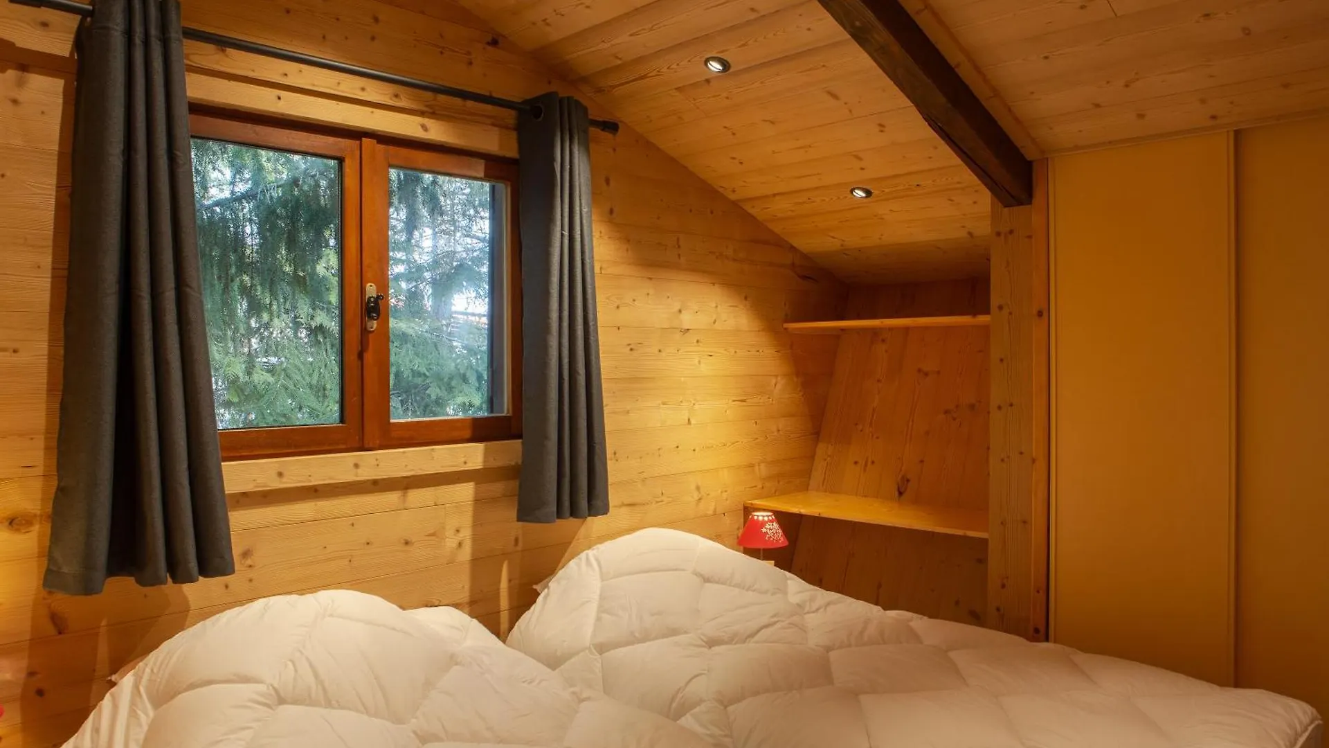 Holiday home Superbe Chalet 6 Ch Au Pied Du Domaine Des 2 Alpes Les Deux Alpes